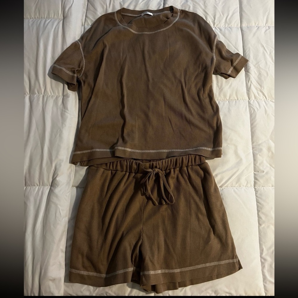 Two Piece Set - Picture 1 of 1